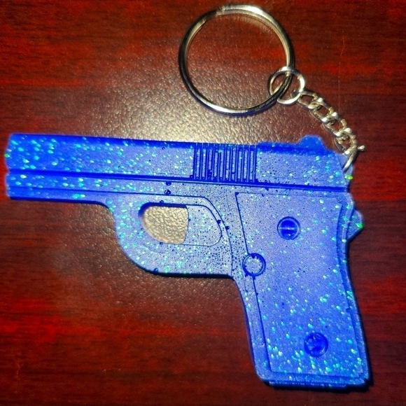 Resin Epoxy Handmade Keychain gun - Picture 1 of 2